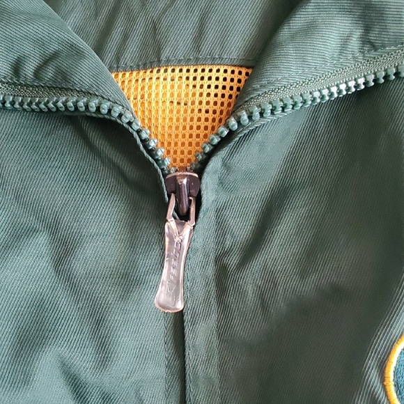 Packers Green and Yellow Windbreaker Jacket - Picture 11 of 12